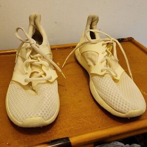 Women  Jessica  Simpson the warm up Sneakers Size 10